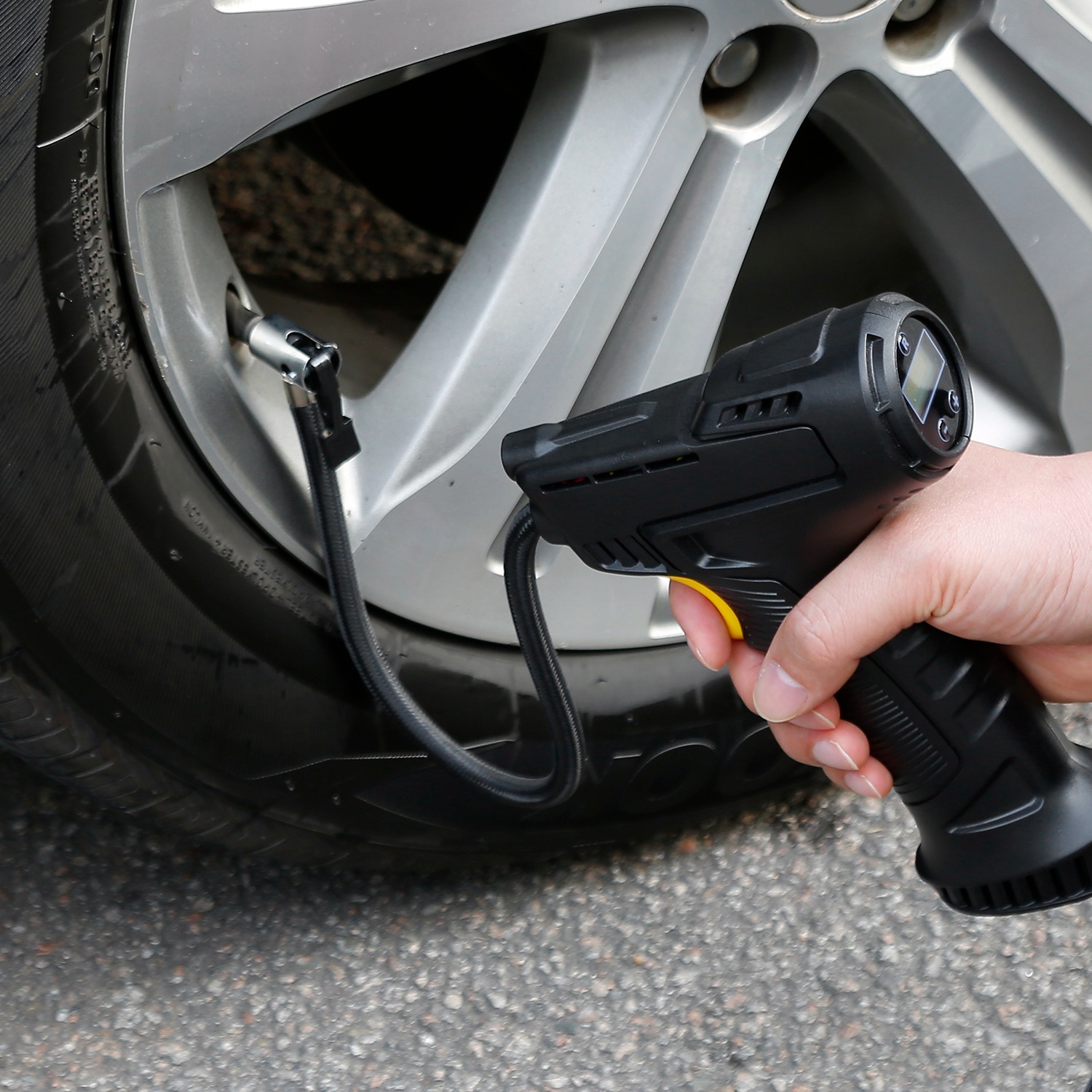 Portable Car Tire Inflator - Image 3